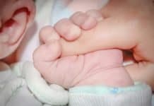 Familienbett und SIDS Baby Baby Fuß Bett Kinder Fuß Hand Zimmer