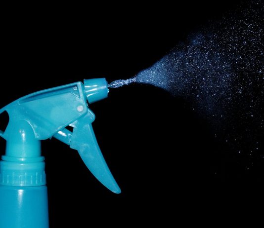 Gischt Wasser Nebel Reiniger Hintergrund Schwarz