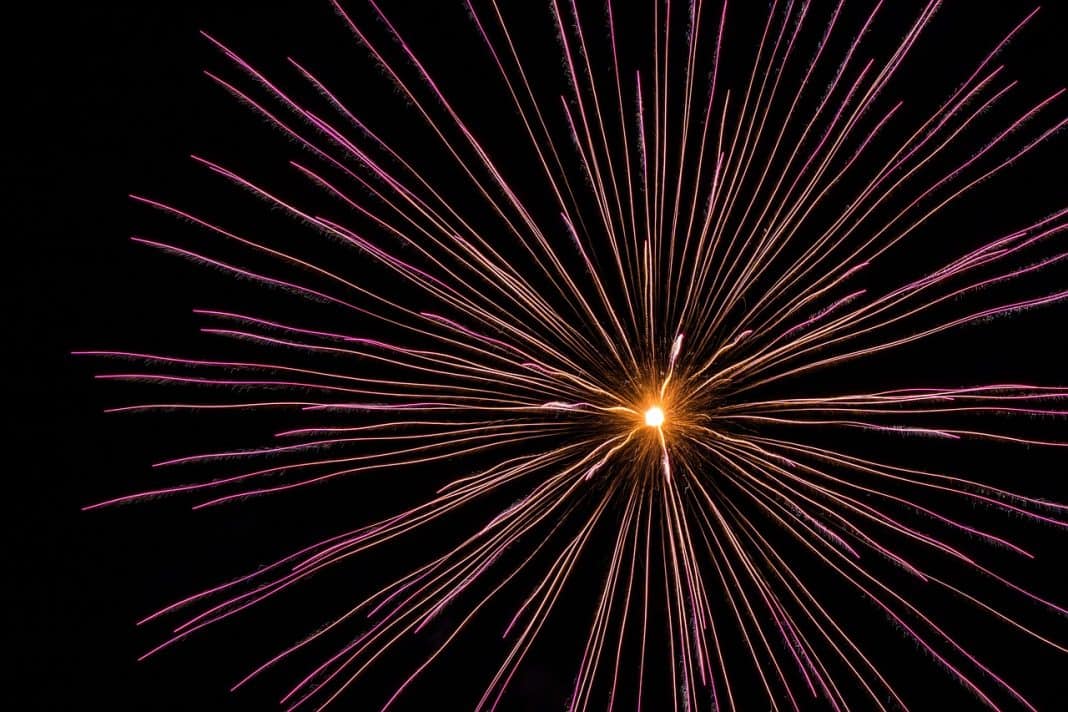 Feuerwerk Pyrotechnik Licht Explosion Nacht Hell