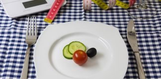 Diät Abnehmen Ernährung Tomate Gurke Salatgurke