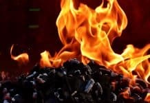 Spiritus – schwerste Verbrennungen beim Grillen! Feuer Flammen Kohle Brennen Heiß Stimmung