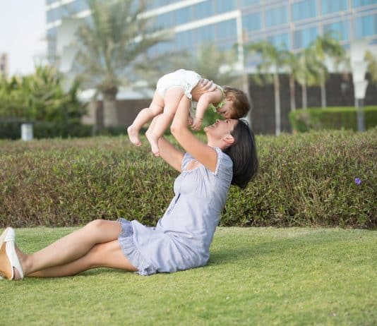 Mutter Tochter Familie Park Kinder Liebe Natur