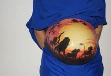 Phasen der Geburt Bauch-Malerei König Der Löwen Schwanger Baby