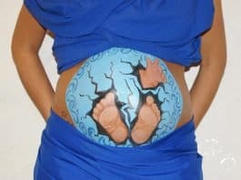 Bauch-Malerei Bellypaint Hand Füße Junge
