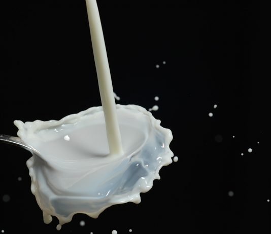 Tropfen Milch Schütten Flüssigkeit Lebensmittel