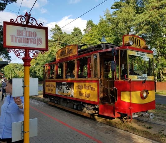 Lettland – Urlaub mit Familie Eisenbahn für Touristen in Riga Lettland