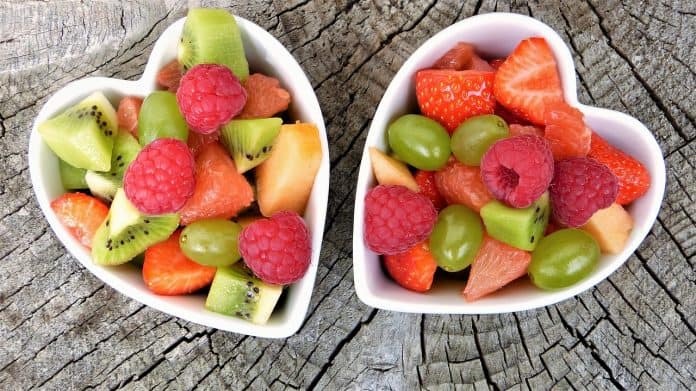 Obst Früchte Obstsalat Frisch Bio Gesund Herz