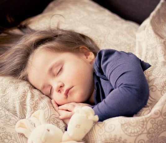 baby mädchen schlafen kinder kleinkind porträt