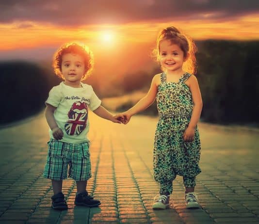 Lässt sich das Geschlecht des Kindes beeinflussen? Kinder Geschwister Bruder Schwester Liebe Menschen