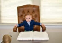 Ferienjob 2019 Deutschland: Was Schüler jetzt wissen sollten Junge Kleinkind Geschäftsführer Kinder Kind