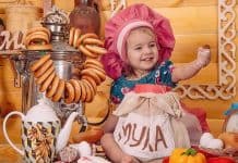 Babynahrung mit unangemessen hohen Zuckergehalt.