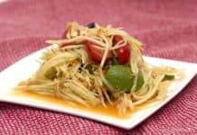 Eine Fehlgeburt kann durch Lebensmittel ausgelöst werden Papaya Salat Thailändisch Lebensmittel Asiatische