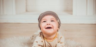 Babe Lächeln Neugeborene Kleines Kind Junge Person