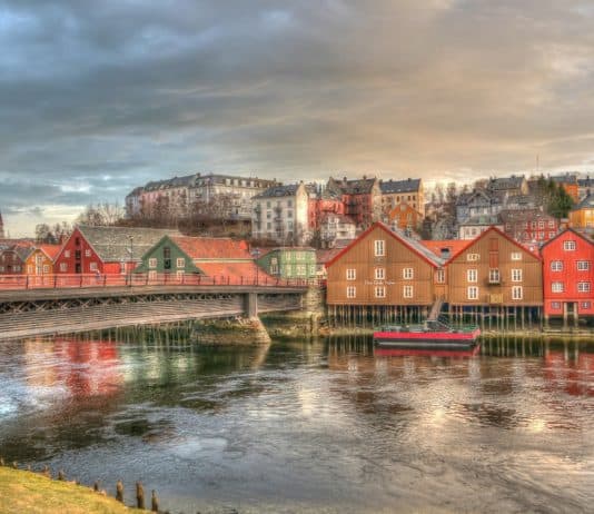 Trondheim Norwegen Architektur Brücke Bunte Fluss
