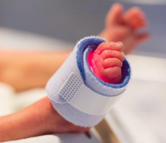 Fuß Frühchen Kind Neugeborenes Krankenhaus