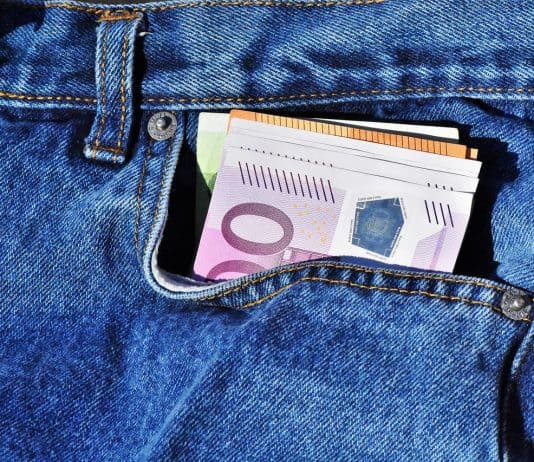 Geld Geldschein Banknote Zahlungsmittel Bündel