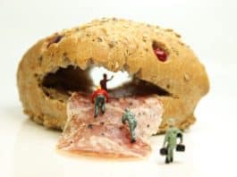 brötchen salami miniaturfiguren brot baguette