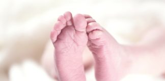 Baby Zehen Klein Neugeborenes Füße Kind