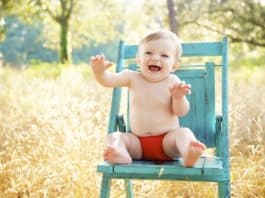Baby Sitzen Lächelnd Glücklich Junge Im Freien