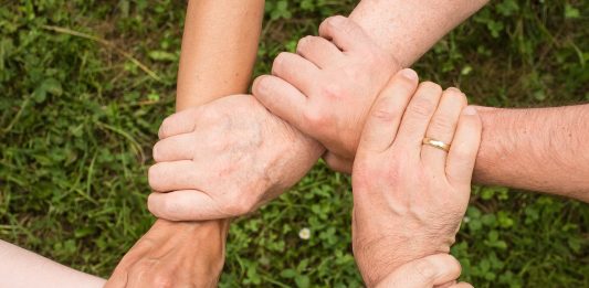 Teamgeist Zusammenhalt Gemeinsam Miteinander