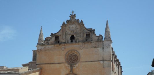 Felsenburg Felantix und Kirche