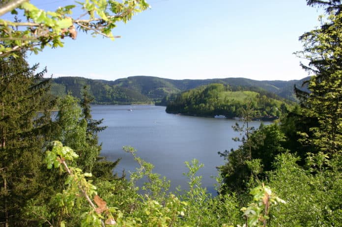 Thueringer-Meer-Blick-auf-Hohenwarte-Saale-Talsperre-k-1