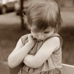 Baby Mädchen Schüchtern Emotionen Versteckte