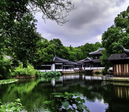 Wie man den Buddha badet https://pixabay.com/de/photos/china-dorf-asien-natur-startseite-3647764/