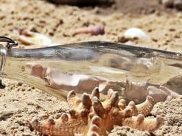 Flaschenpost Flasche Post Strand Sand Glasflasche