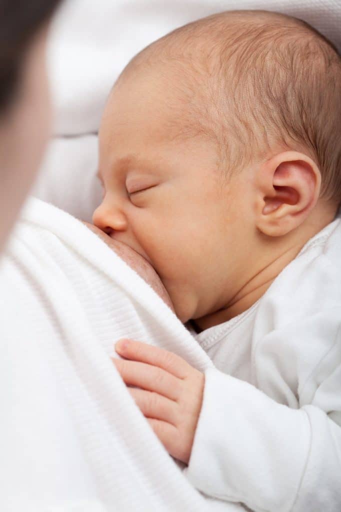 Muttermilch zu weiblich: baby brust stillen pflege kinder trinken essen