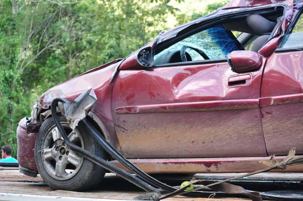 Wildunfall Versicherung Fahrerflucht, absturz, wagen, autounfall