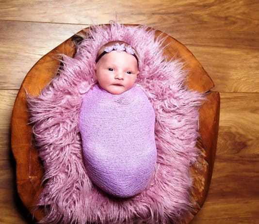 Der Wickeltisch – was muss, das muss – Alles rund um den richtigen Wickelplatz kleinkind neugeborene baby wickeltisch