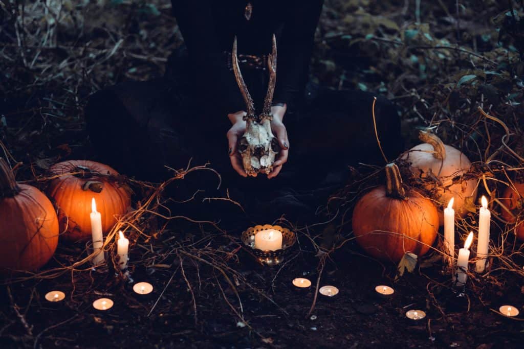 Wer-haftet-bei-Halloween-bei-den-kleinen-Hexen-und-Nachwuchsteufeln