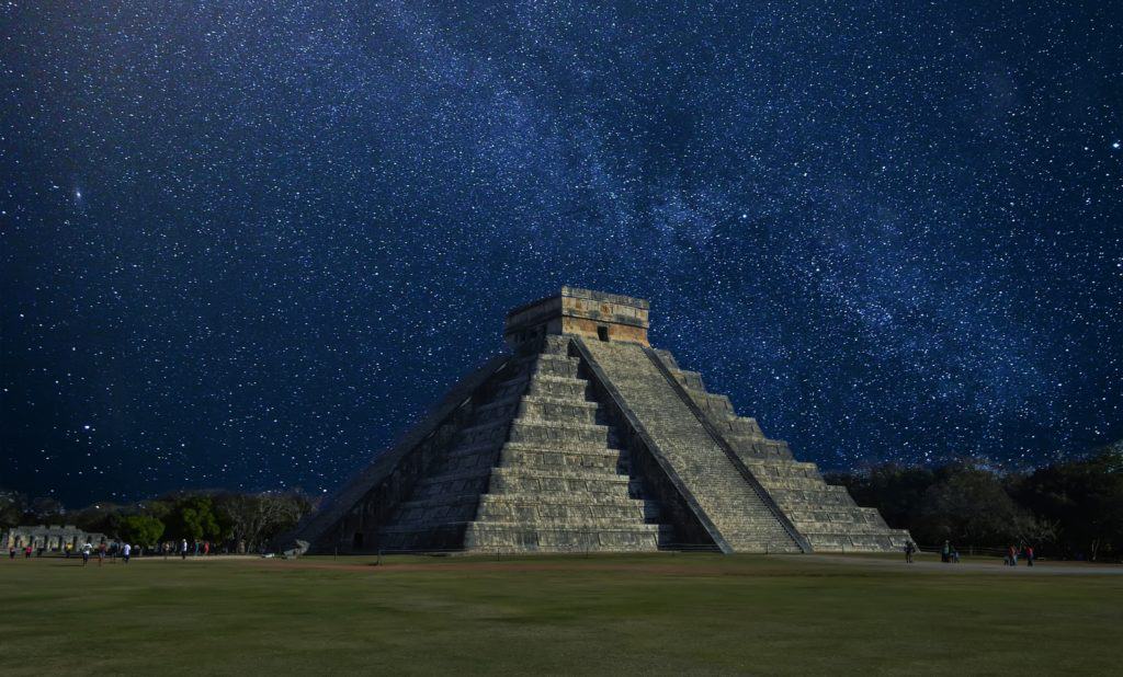 Weihnachtsbräuche weltweit Mexiko, chichen itza, mexiko, pyramide