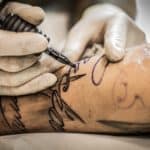 Tattoo Farben verboten, 2022, tätowierung, tattoo-künstler, arm