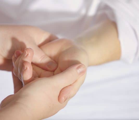 Karpaltunnelsyndrom (CTS) Karpaltunnelsyndrom , hände, massage, behandlung