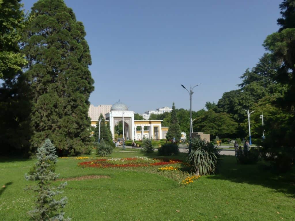 Im Botanischen Garten von Dushanbe. Foto: Dr. Ronald Keusch