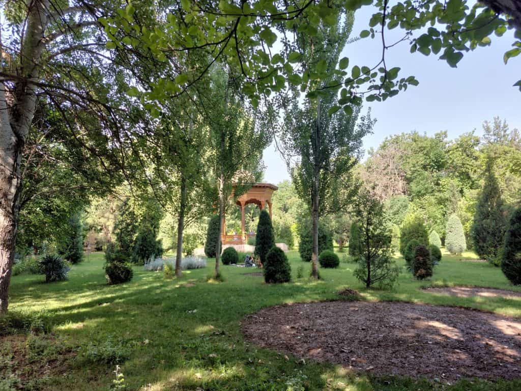 Im Botanischen Garten von Dushanbe. Foto: Dr. Ronald Keusch