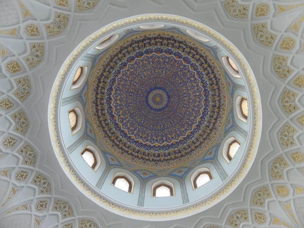 Blick in die Kuppel der Moschee. Foto: Dr. Ronald Keusch