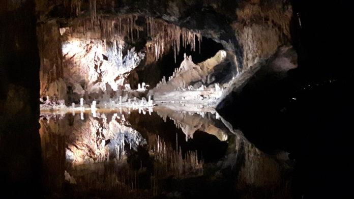 Saalfeld (Feengrotten - Märchendom- Spieglung)