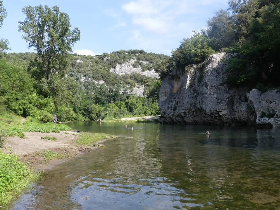 Schwimmen im Fluss Cèze