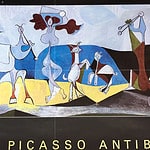 Picassos Meisterwerk ‚La Joie de Vivre‘ - ‚Lebensfreude‘ auf einem Poster des Picasso Museums in Antibes