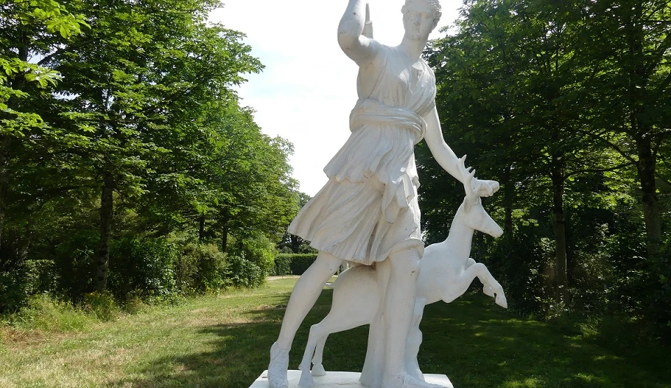 Statue im Park Lemot