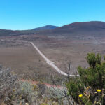 Blick über die Hochebene Plaine des Sables auf den Vulkan Piton de la Fournaise