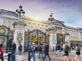 Top 20 Sehenswürdigkeiten von Dänemark für den Familienurlaub Photo Amalienborg Palace
