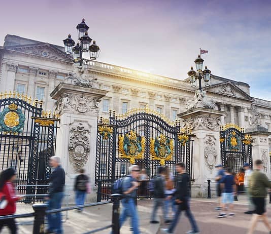 Top 20 Sehenswürdigkeiten von Dänemark für den Familienurlaub Photo Amalienborg Palace