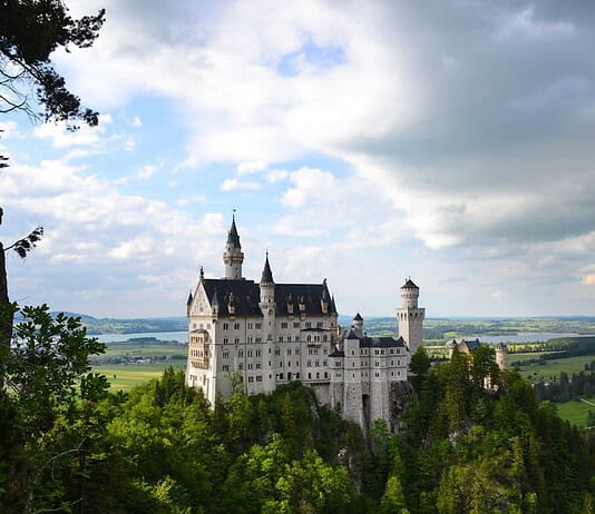 Top 20 Sehenswürdigkeiten von Deutschland für den Familienurlaub Photo Neuschwanstein Castle