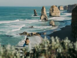 Top 20 Sehenswürdigkeiten von Dominica für den Familienurlaub Photo Family hiking