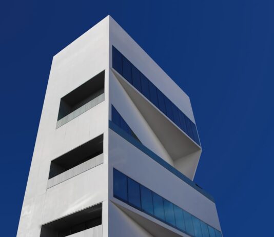 Photo Modern vs traditional