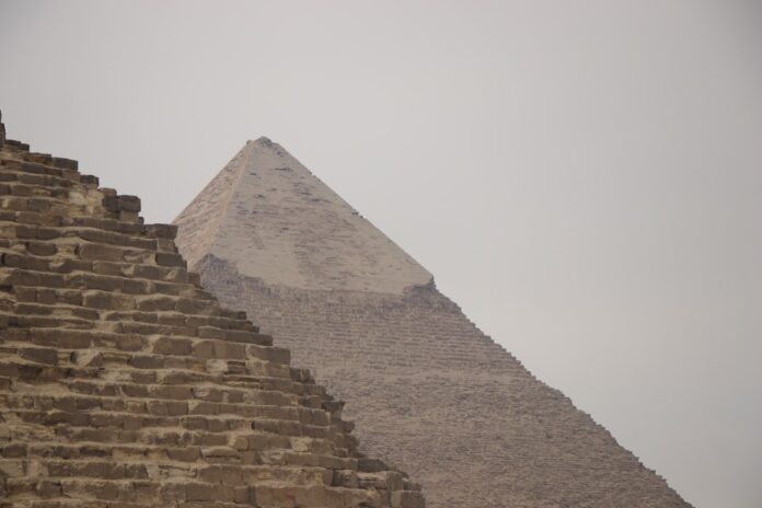 Photo Pyramids of Giza